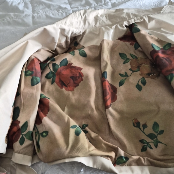 Cropped Beige Trench Coat - Picture 8 of 12